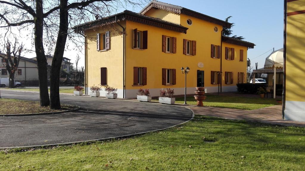 Corte Degli Estensi Формиджине Экстерьер фото