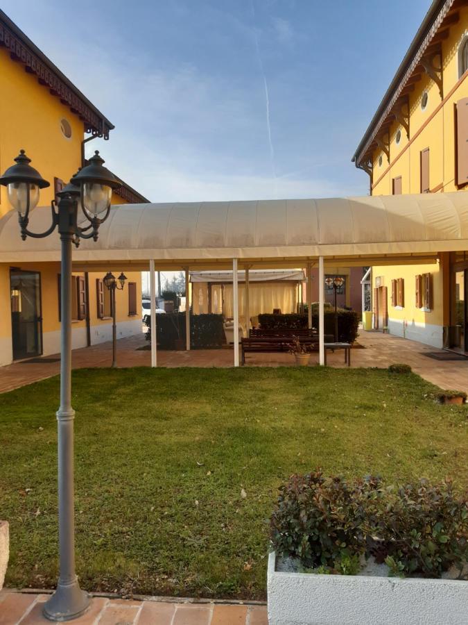 Corte Degli Estensi Формиджине Экстерьер фото